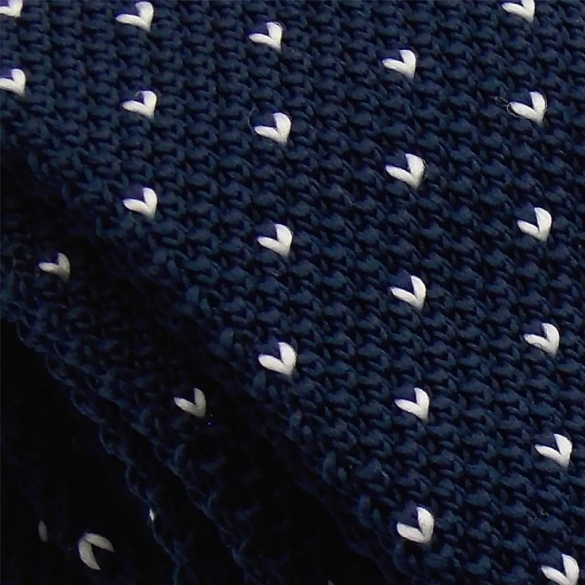 CORBATA DE LUJO PARA HOMBRE: ELEGANCIA Y ESTILO SOFISTICADO